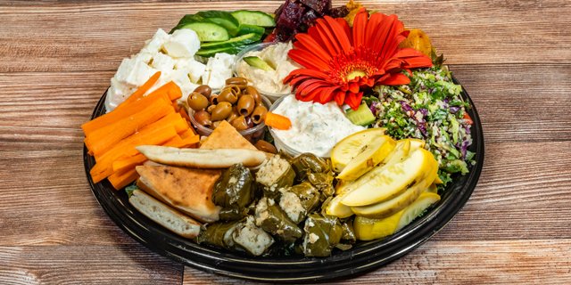 MEDITERRANEAN MEZZE PLATTER